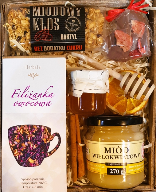 KOSZ PREZENTOWY CZEKO KONFI HERBA MIÓD